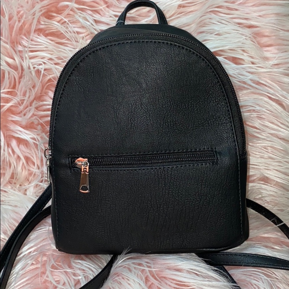 🦋🔥h&m mini backpack💜